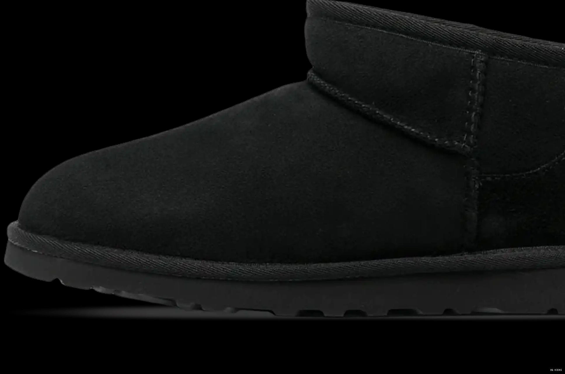 UGG W Black Mini Classic Ultra 0605